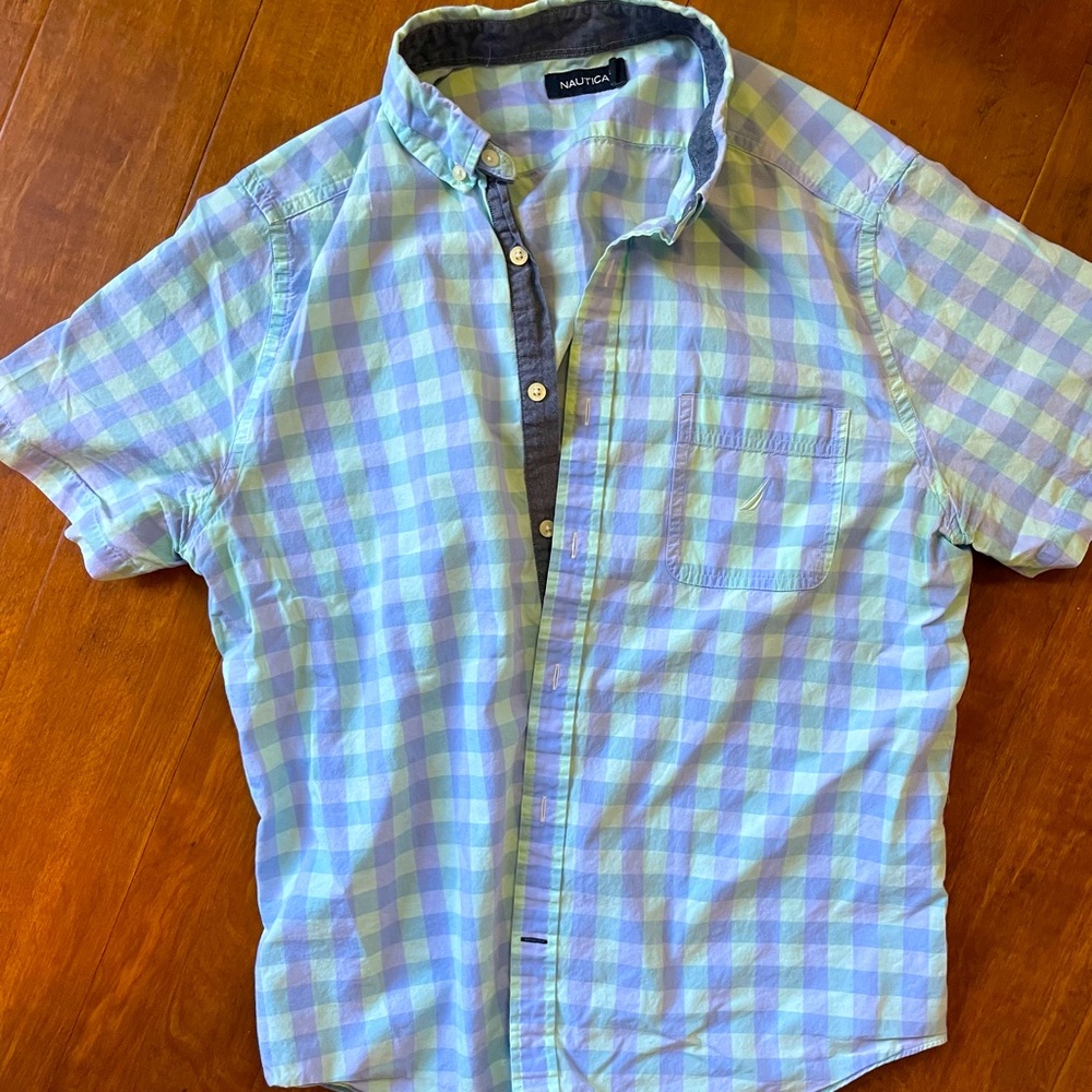 Nautica shortsleeve button down slim fit (large)